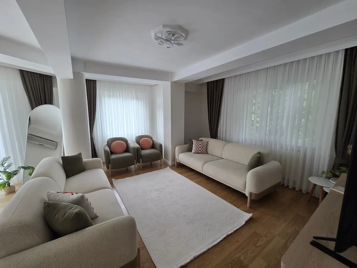 VİALAND AVM YAKINI YILDIZTABYA’DA 140 M² 4+1  SATILIK  ARAKAT DAİRE 