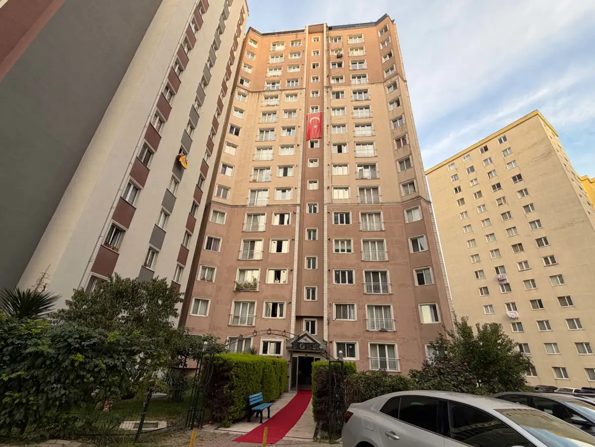 BEYLİKDÜZÜ BARIŞ MAH EGE APARTMANI 4+2 SATILIK GENİŞ DUBLEKS