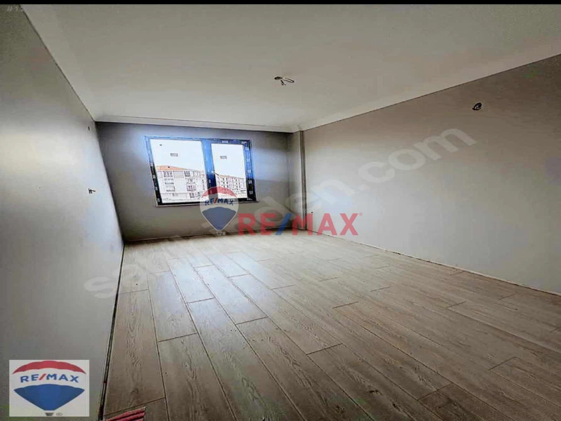 LÜLEBURGAZ RE/MAX EKİNOX'TAN SATILIK 1 1 DAİRE