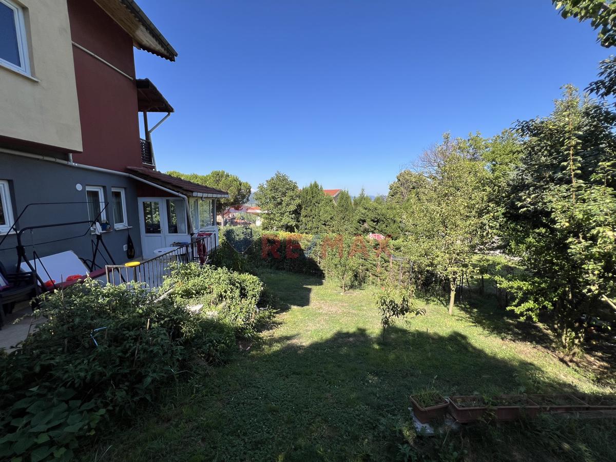 KARTEPE MAŞUKİYE MAHALLESİNDE SATILIK GÖL MANZARALI VİLLA