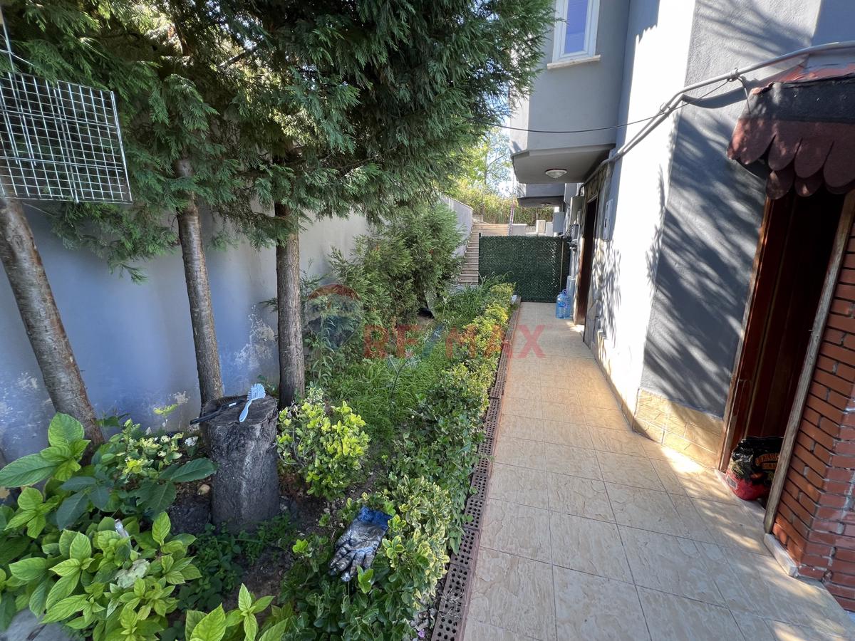 KARTEPE MAŞUKİYE MAHALLESİNDE SATILIK GÖL MANZARALI VİLLA