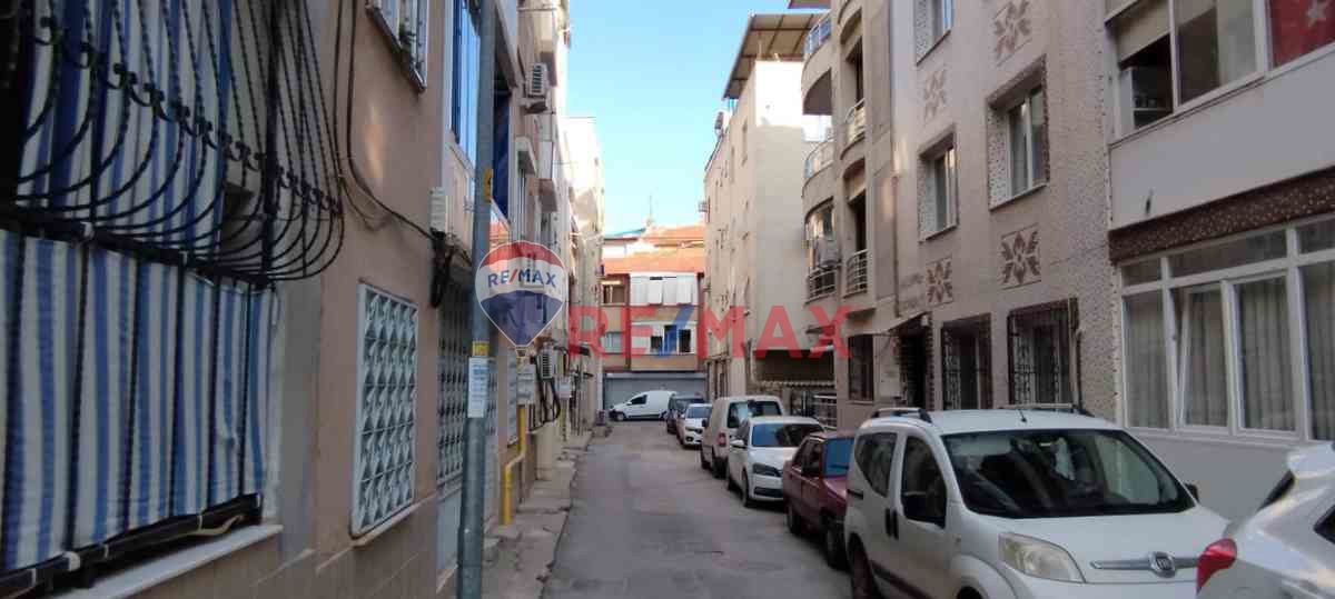 BUCA HÜRRIYET MAHALLESINDE SATILIK 3+1 DAIRE 