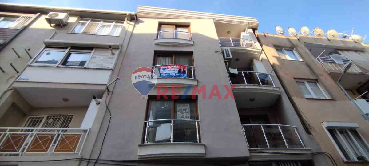 BUCA HÜRRIYET MAHALLESINDE SATILIK 3+1 DAIRE 