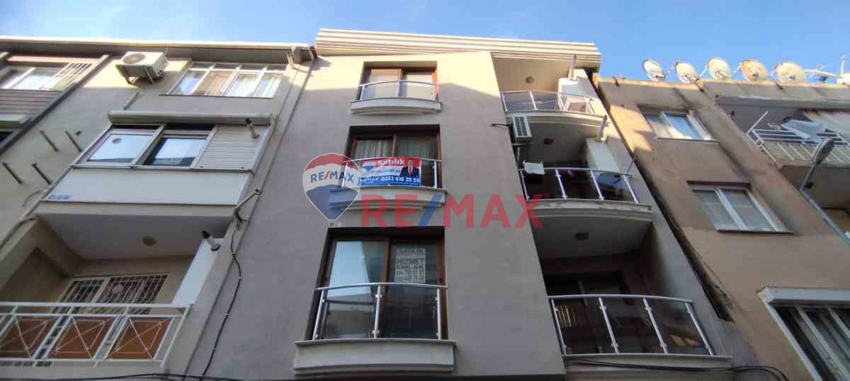 BUCA HÜRRIYET MAHALLESINDE SATILIK 3+1 DAIRE 