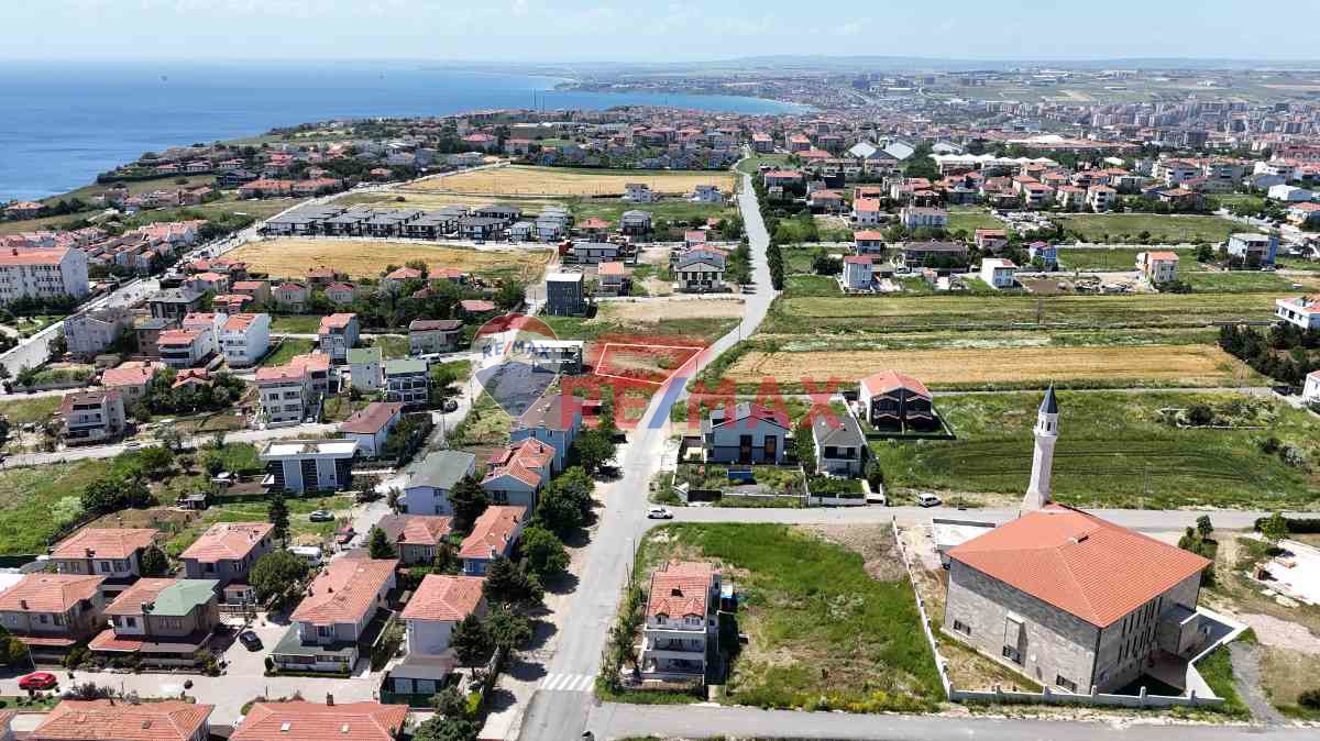 SİLİVRİ CUMHURİYET MAHALLESİ 431,27 M2 İMARLI ARSA REMAX ASTYLE