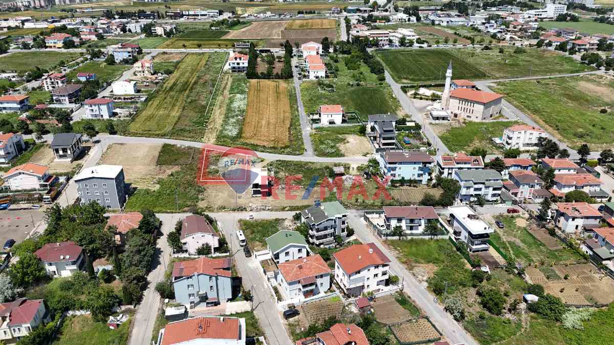 SİLİVRİ CUMHURİYET MAHALLESİ 431,27 M2 İMARLI ARSA REMAX ASTYLE