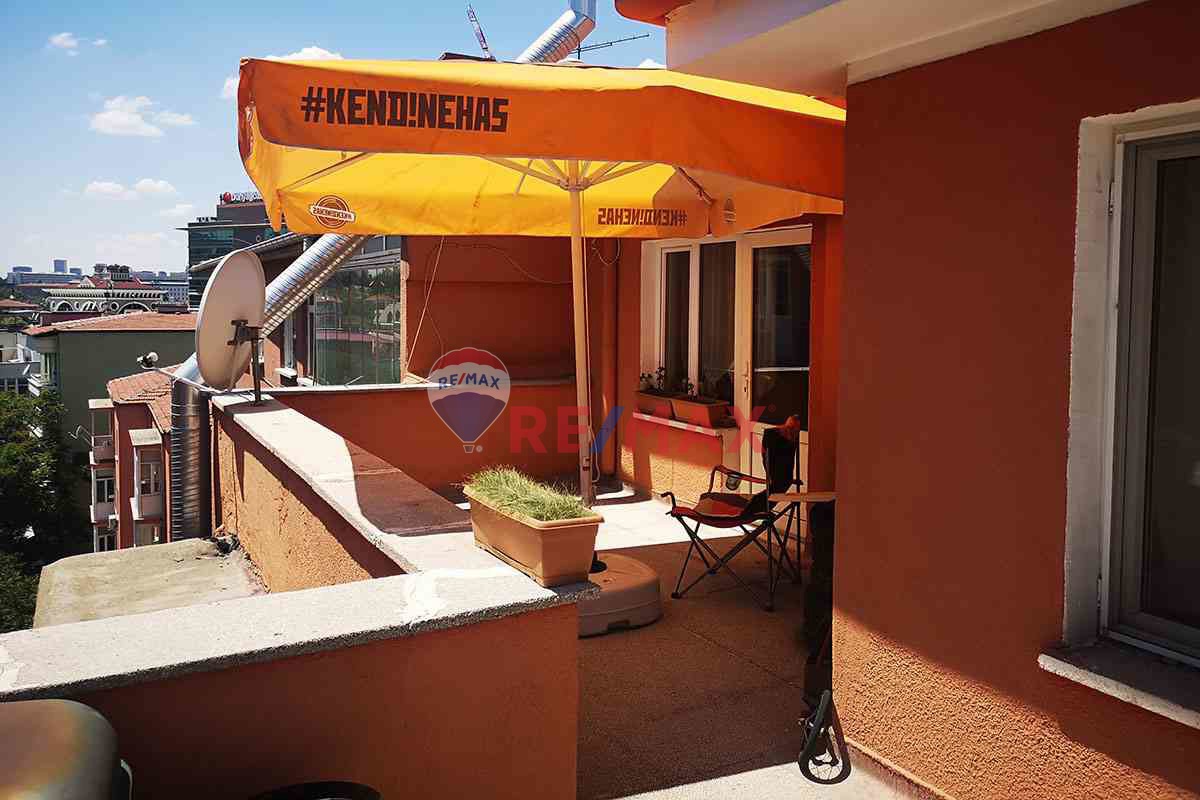 KAVAKLIDERE BÜKLÜM CADDESİNDE 200 M2 TERASLI, 3,5+1 MESKEN&OFİS