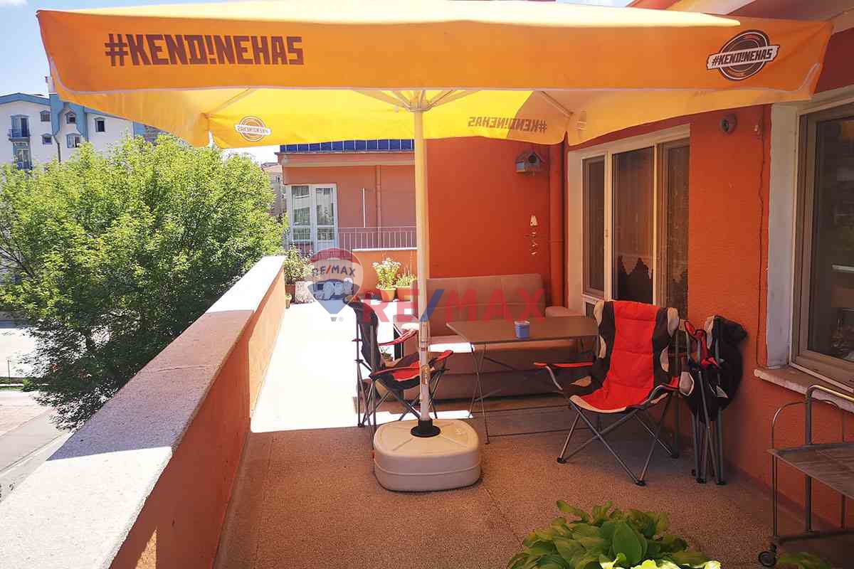 KAVAKLIDERE BÜKLÜM CADDESİNDE 200 M2 TERASLI, 3,5+1 MESKEN&OFİS