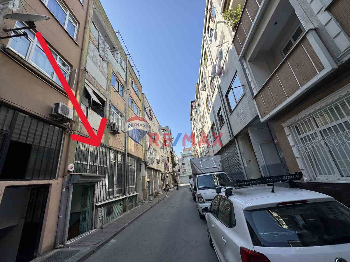 BAYRAMPAŞA TEKSTİLCİLER BÖLGESİ 200M² DÜZ GİRİŞ KAT YÜKSEK TAVAN