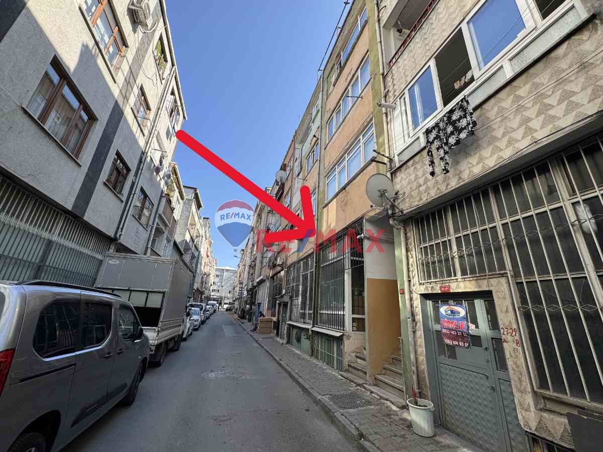 BAYRAMPAŞA TEKSTİLCİLER BÖLGESİ 200M² DÜZ GİRİŞ KAT YÜKSEK TAVAN