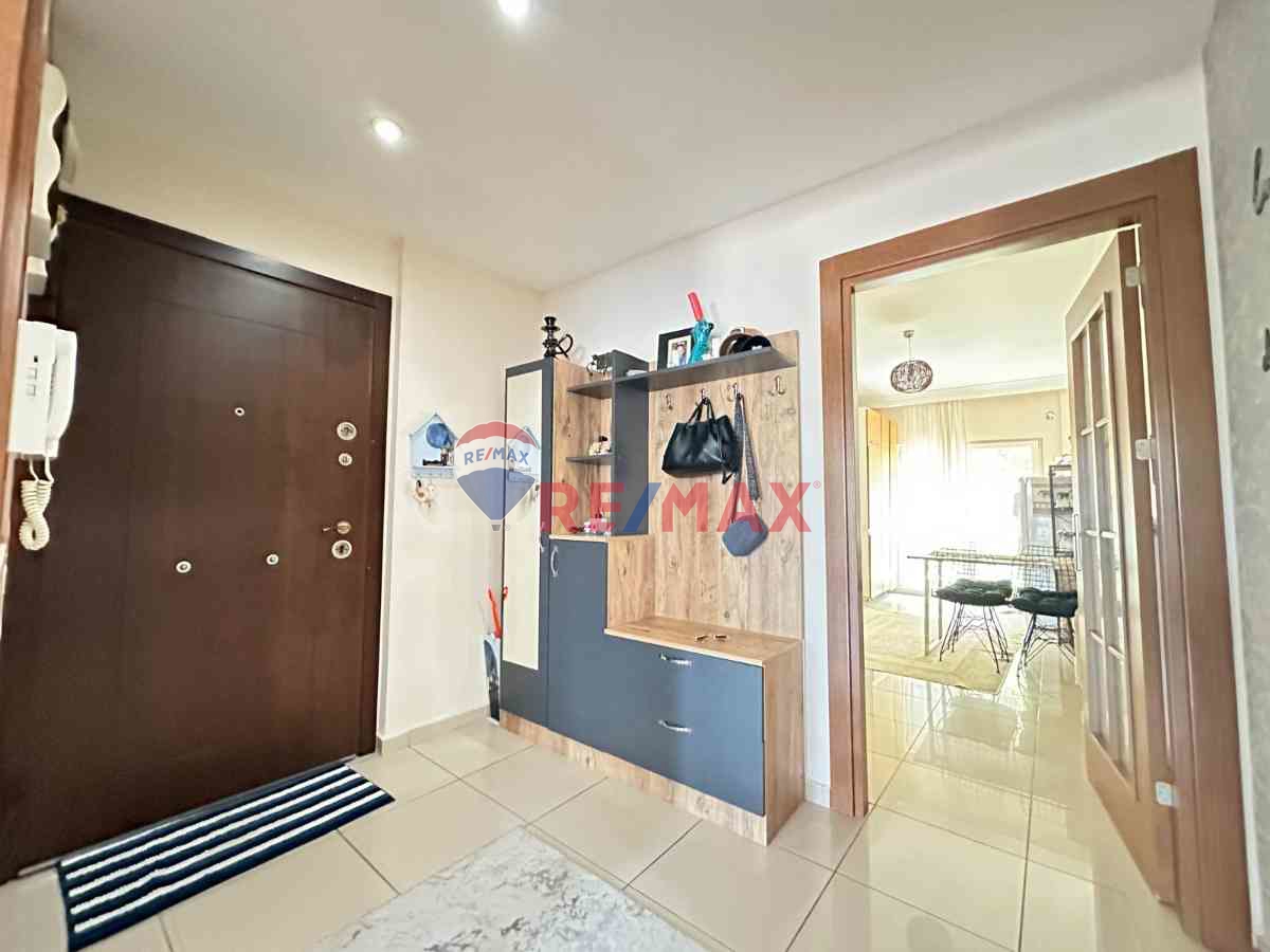 BEYLİKDÜZÜ HAVUZLU BAHÇE KONAKLARIN'DA 3+1 SATILIK DAİRE