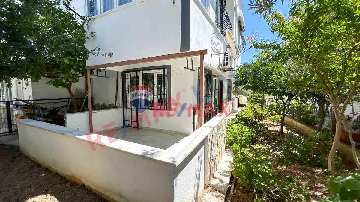 EDREMIT NARLI'DA SATILIK DENIZE YAKIN 4+1 VILLA