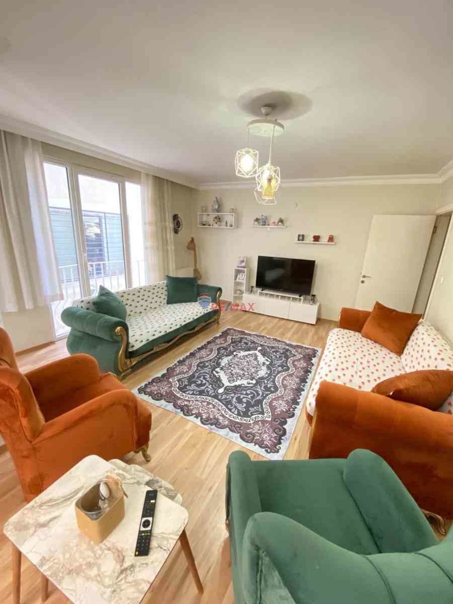 MERKEZİ KONUMDA EBEVEYN BANYOLU, BALKONLU GENİŞ 2+1 DAİRE