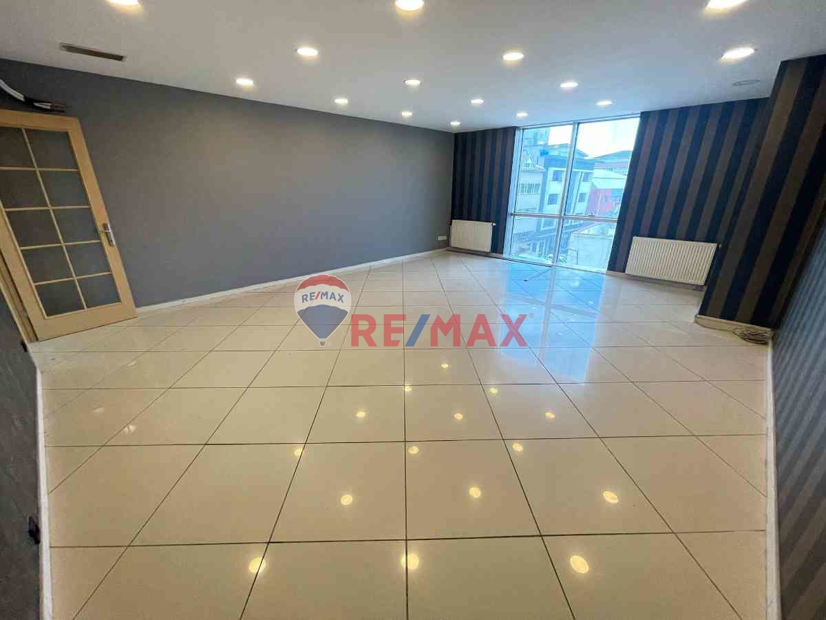 BAHÇELIEVLER ÇOBANÇEŞME MAH. KIRALIK 4 ODALI PLAZA KATI 