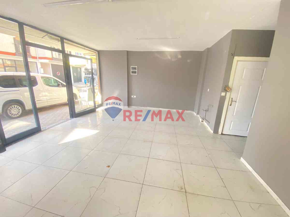 TUZLA YAYLA FEVZİ ÇAKMAK CADDESİNDE SATILIK FIRSAT DÜKKAN (BOŞ)