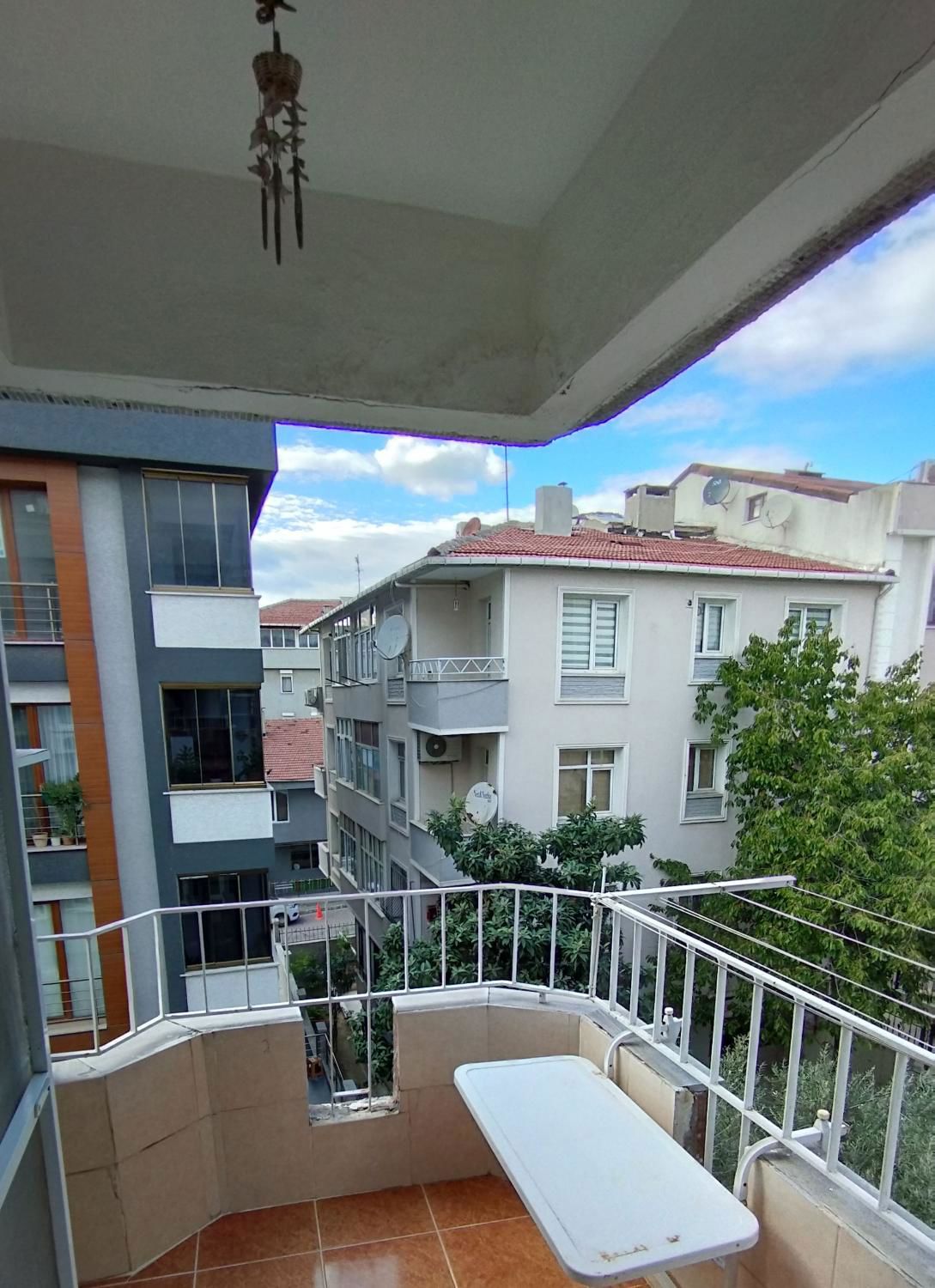 AVCILAR MERKEZDE 2+1 MASRAFSIZ EŞYALI ARAKAT DAIRE