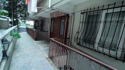 AVCILAR MERKEZDE 2+1 MASRAFSIZ EŞYALI ARAKAT DAIRE