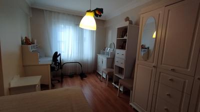 AVCILAR MERKEZDE 2+1 MASRAFSIZ EŞYALI ARAKAT DAIRE