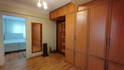 AVCILAR MERKEZDE 2+1 MASRAFSIZ EŞYALI ARAKAT DAIRE