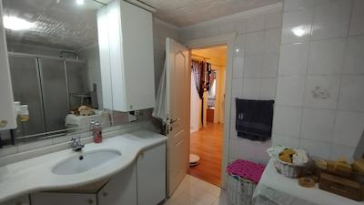 AVCILAR MERKEZDE 2+1 MASRAFSIZ EŞYALI ARAKAT DAIRE