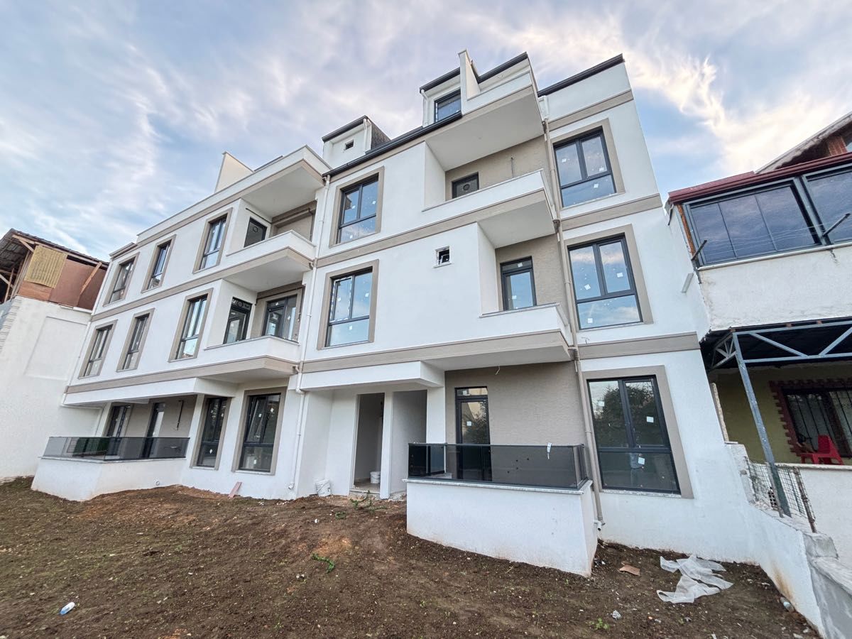 KARTEPE ATAEVLER’DE 2 + 1 ARA KAT DAİRE