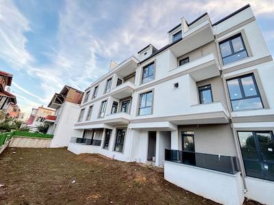 KARTEPE ATAEVLER’DE 2 + 1 ARA KAT DAİRE