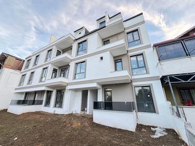 KARTEPE ATAEVLER’DE 2 + 1 ARA KAT DAİRE