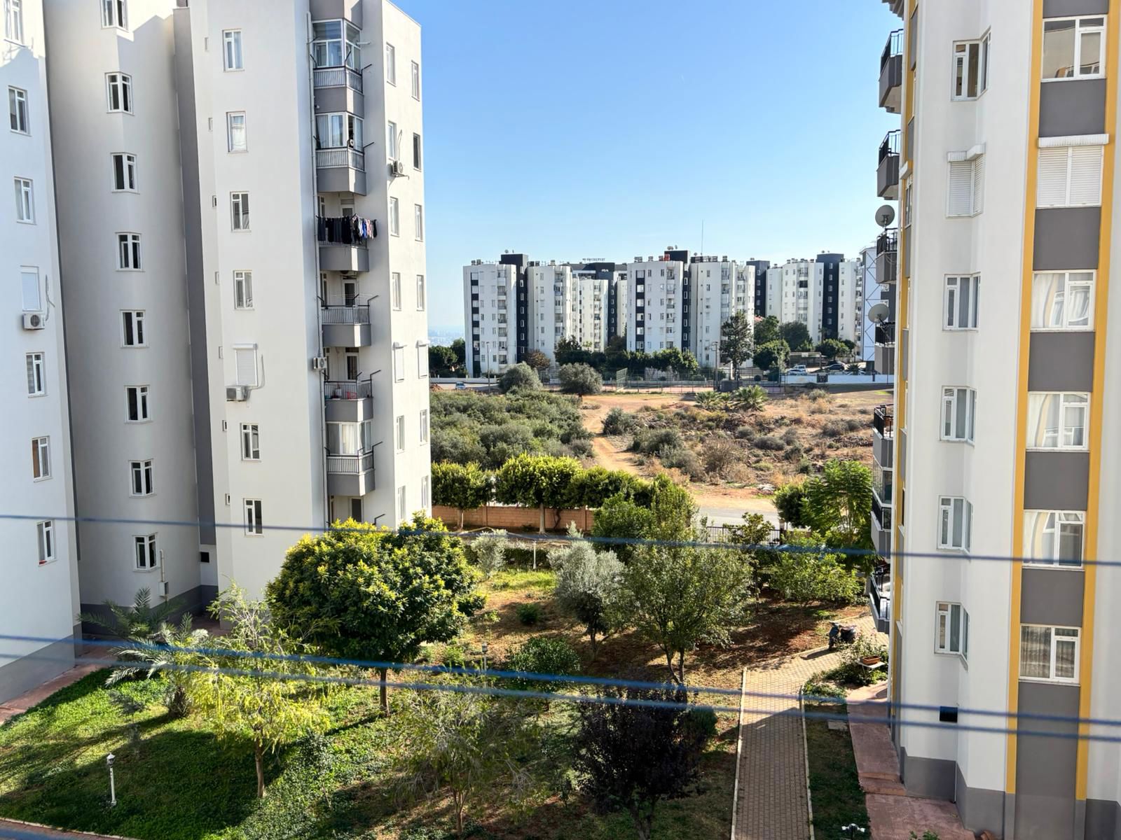 EŞSİZ ANTALYA MANZARALI SİTE İÇİ OTOPARKLI  FULL EŞYALI KİRALİK DAİRE  