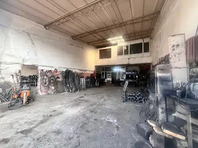 KADOSAN OTO SANAYİDE SATILIK DÜKKAN