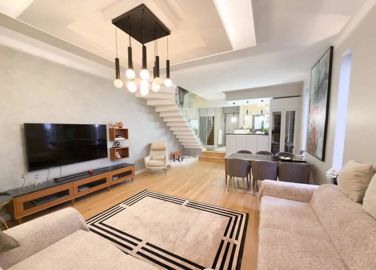 BEYLİKDÜZÜ DENİZTEPE EVLERİ SATILIK ÖZEL MİMARİ TASARIMLI 4+2 VİLLA