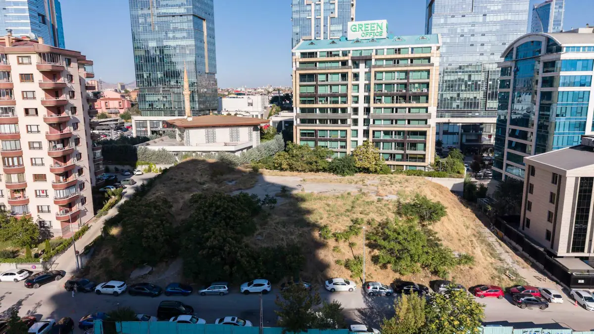 ÇUKURAMBAR MERKEZ'DE SATILIK ARSA 