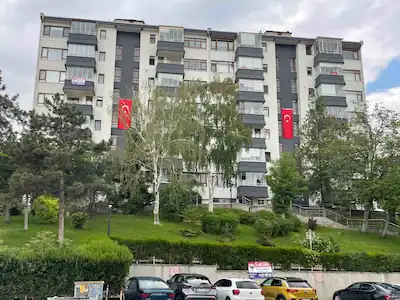 GAZİOSMANPAŞA'NIN EN GÜZEL SİTESİNDE ARA KAT 3+1  135 M2 EŞSİZ FIRSAT