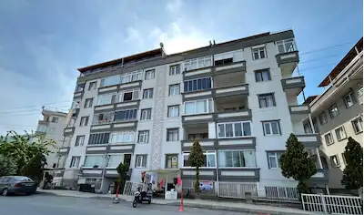 ÇINARCIK TEŞVIKIYE CD. ÜZERINDE 2 BAĞIMSIZ DAIRE TEK FIYATA!