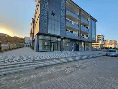 YALOVA MERKEZ GOP'TA KURSUMSAL KİRACILI DÜKKAN