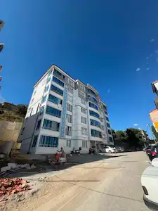 REMAX KEY^DEN ADLİYE YANINDA 3+0 DAİRE