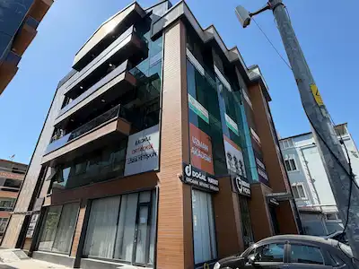 YENİŞEHİRDE SATILIK PLAZA KATI OFİS