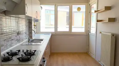 TUNALI HİLMİ CADDESİNDE GENİŞ 3+1 DAİRE