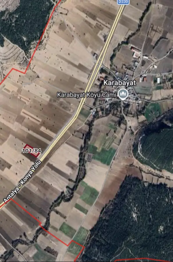 KONYA BEYŞEHİR KARABAYATTA ANA YOL ÜZERİ SATILIK TARLA