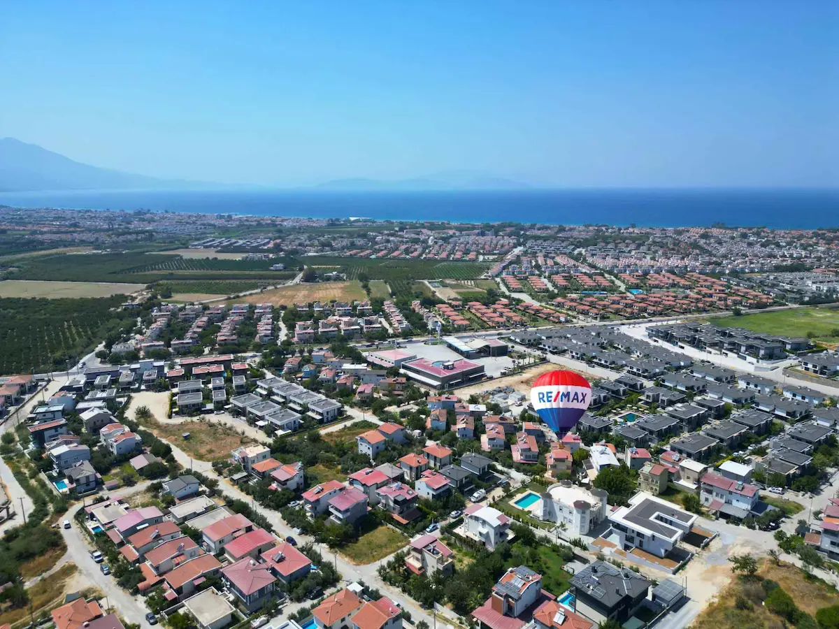KUŞADASI SOĞUCAK ZİRVE SİTESİ SATILIK BAHÇELİ 4+1 YAZLIK