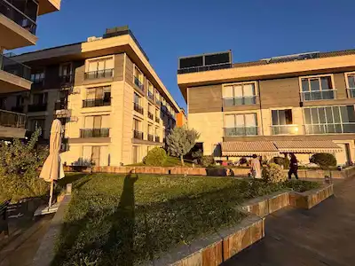 AVCILAR GÜLPARK BUTİK 2+1 KİRALIK FULL EŞYALI EBEVEYN BANYOLU ARAKAT DAİRE