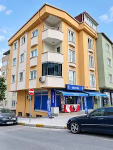  KAYNARCA’DA MERKEZİ KONUMDA BAKIMLI 2+1 DAİRE