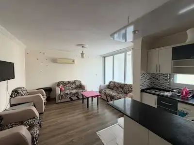 REMAX RİNA'DAN SOLİ SAHİL SİTESİNDE EŞYALI 1+1