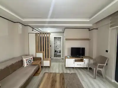 KÖRFEZ MAHALLESİ TOPLU KONUT BULVARINA YAKIN EŞYALI KİRALIK 1+1