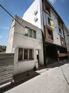 BEYOĞLU’NDA SATILIK BİNA,