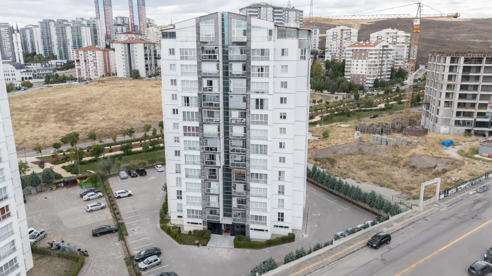 ERYAMAN ATA MAH. UMUT YAPI SİTESİ’NDE 5+1 | 250 M² NET | TERASLI DUBLEKS | 3 BANYO | 3 CEPHE