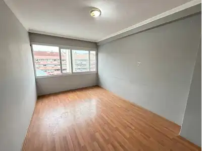 KARŞIYAKA ÇARŞI İÇINDE SATILIK OFIS BÜRO
