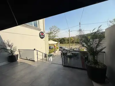 ZEKERİYAKÖY 1. CADDE’DE ANA CADDE CEPHELİ, 65 M² TERASLI KİRALIK DÜKKAN