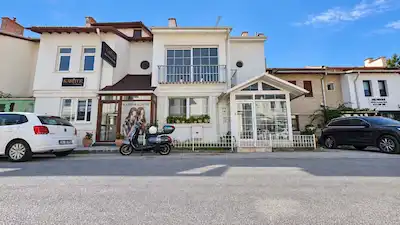 MUTLUKENT’TE GALERIA AVM YAKINI OFIS VE TICARI KULLANIMA UYGUN KIRALIK VILLA
