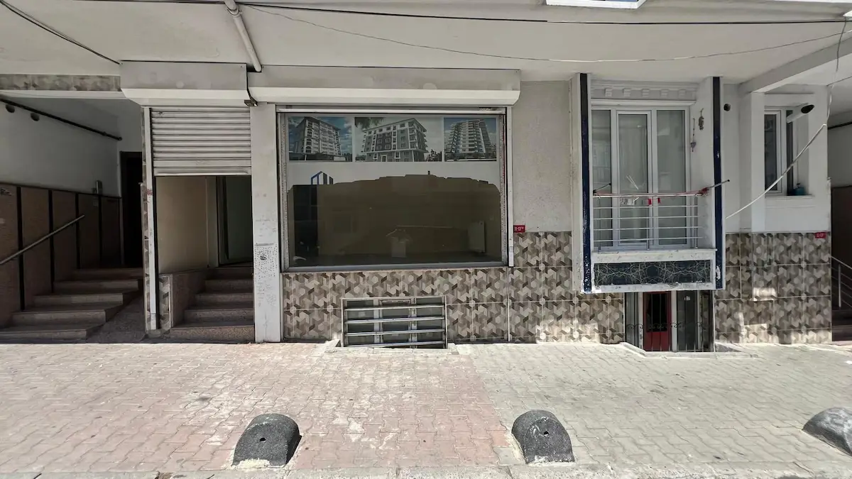 HALKALI MERKEZDE SATILIK BOŞ DÜKKAN 