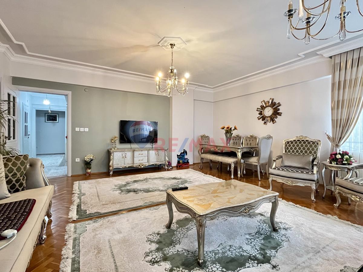 ÜMRANİYE TANTAVİ MAHALLESİNDE KAÇIRILMAYACAK 3+1 160M2 SATILIK DAİRE